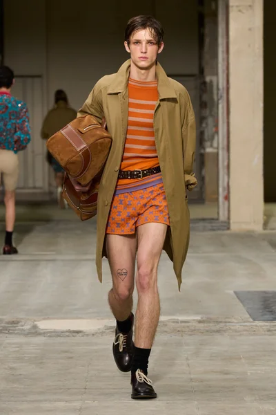 Look 23